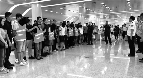 济南历下公安组织28名警力开展集中收网打掉洗钱车队